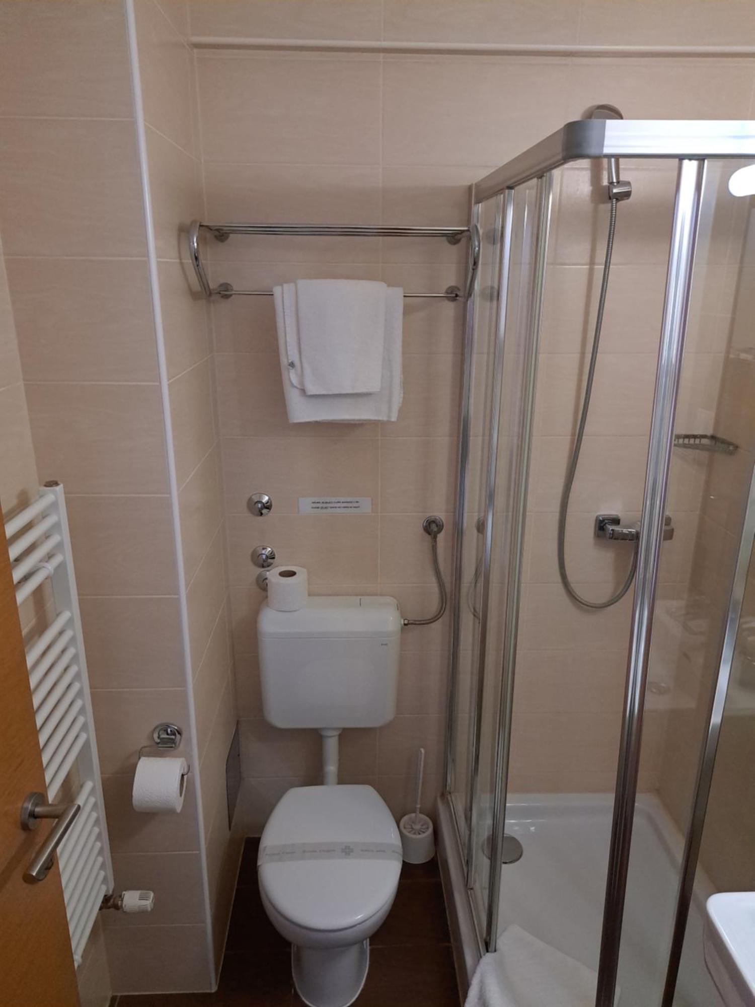 Hotel Garic Garesnica Εξωτερικό φωτογραφία